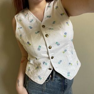 Liz Wear White Embroidered Floral Denim Vest size M